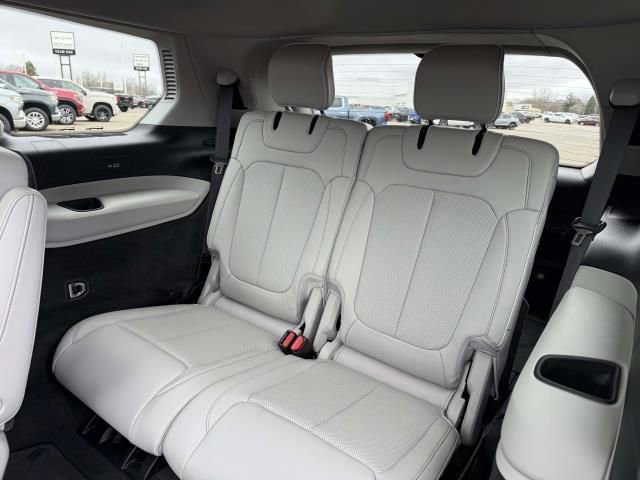 Used 2021 Jeep Grand Cherokee L Overland w/ Luxury Tech Group IV image 16
