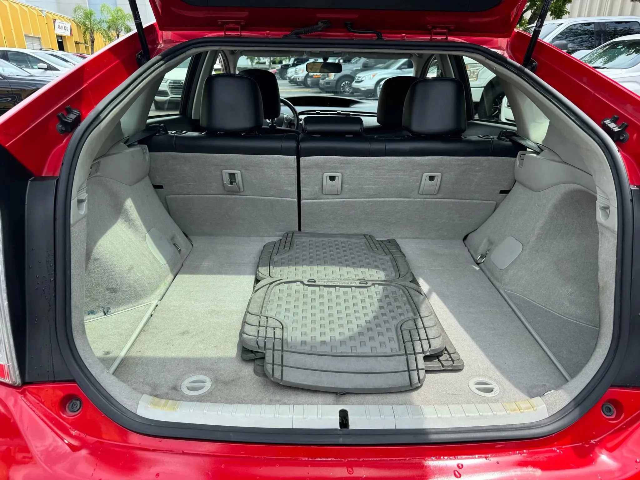 Used 2015 Toyota Prius Five image 27