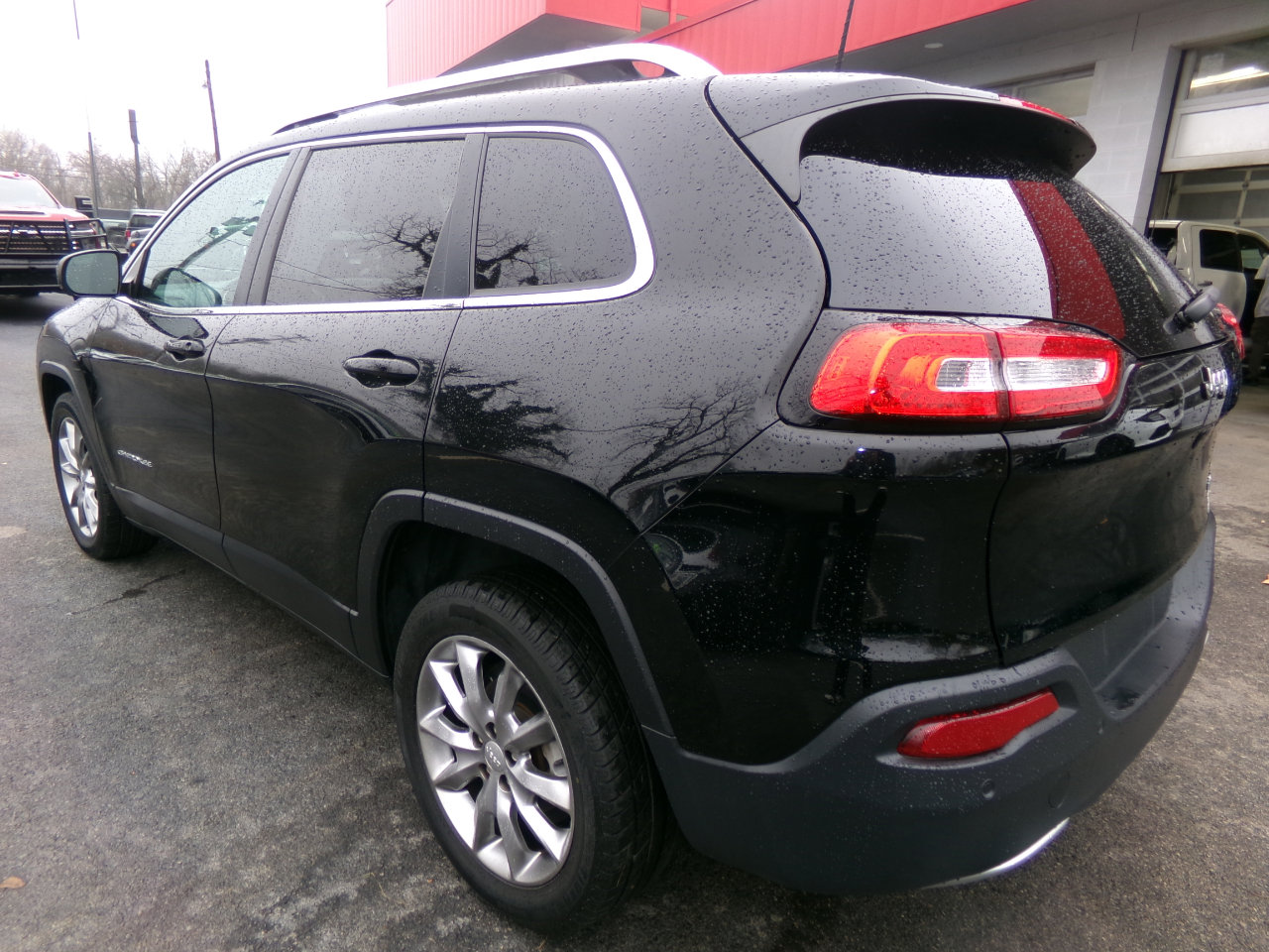 Used 2018 Jeep Cherokee Limited image 5