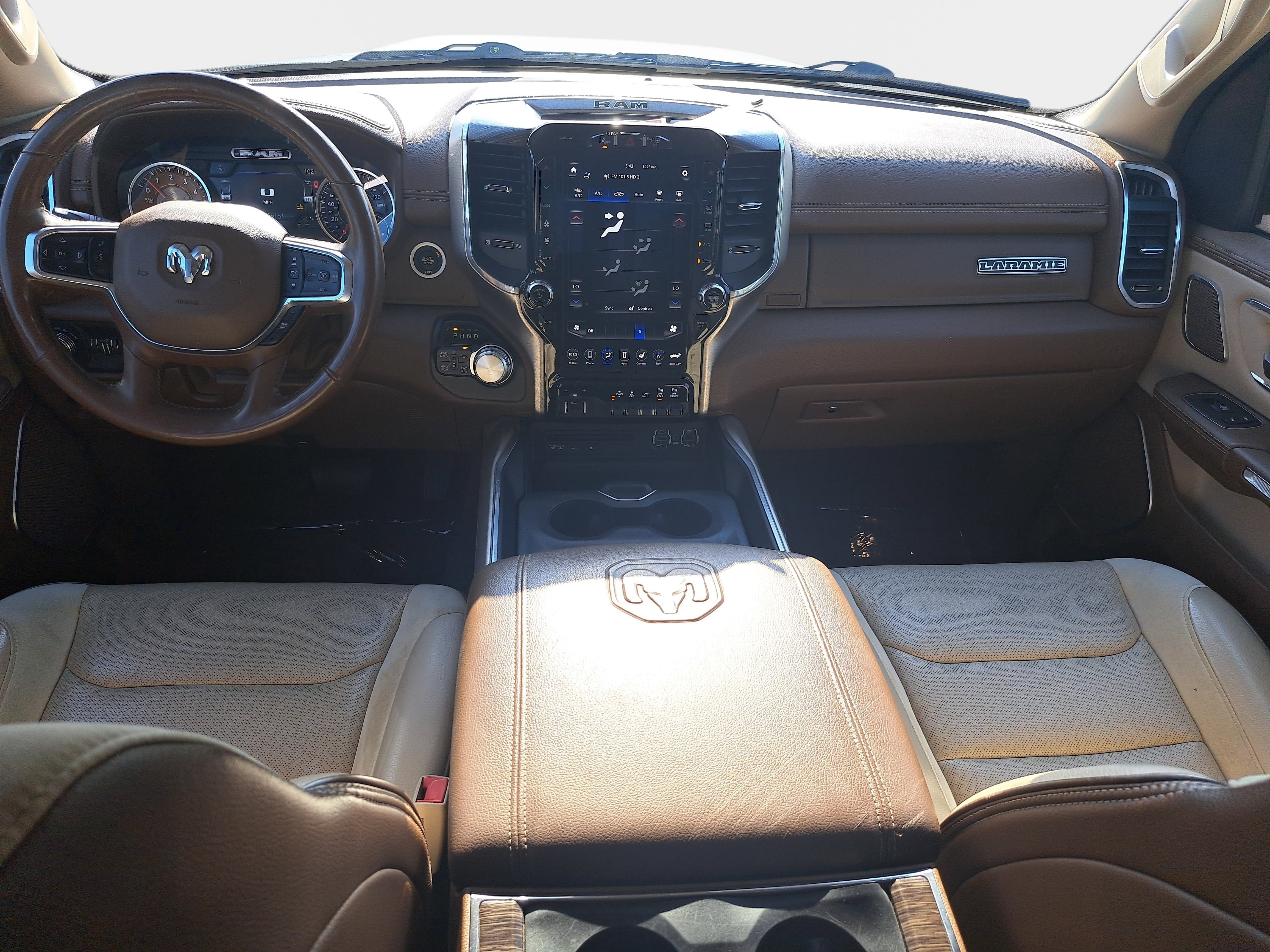 Used 2019 RAM 1500 Laramie AWD/4WD image 9