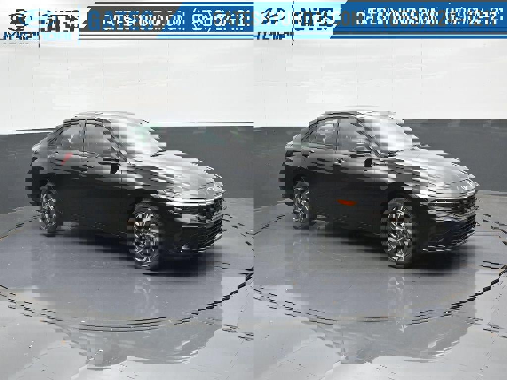 New 2025 Hyundai Elantra Sport image 4