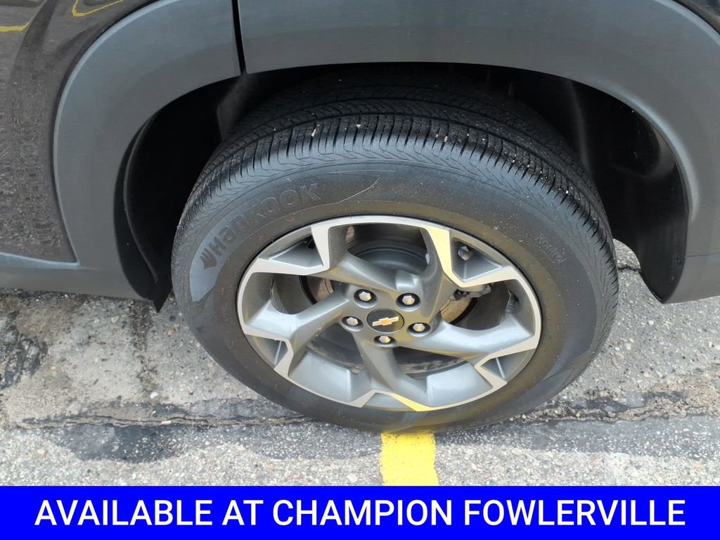 Used 2025 Chevrolet Trax LT image 9