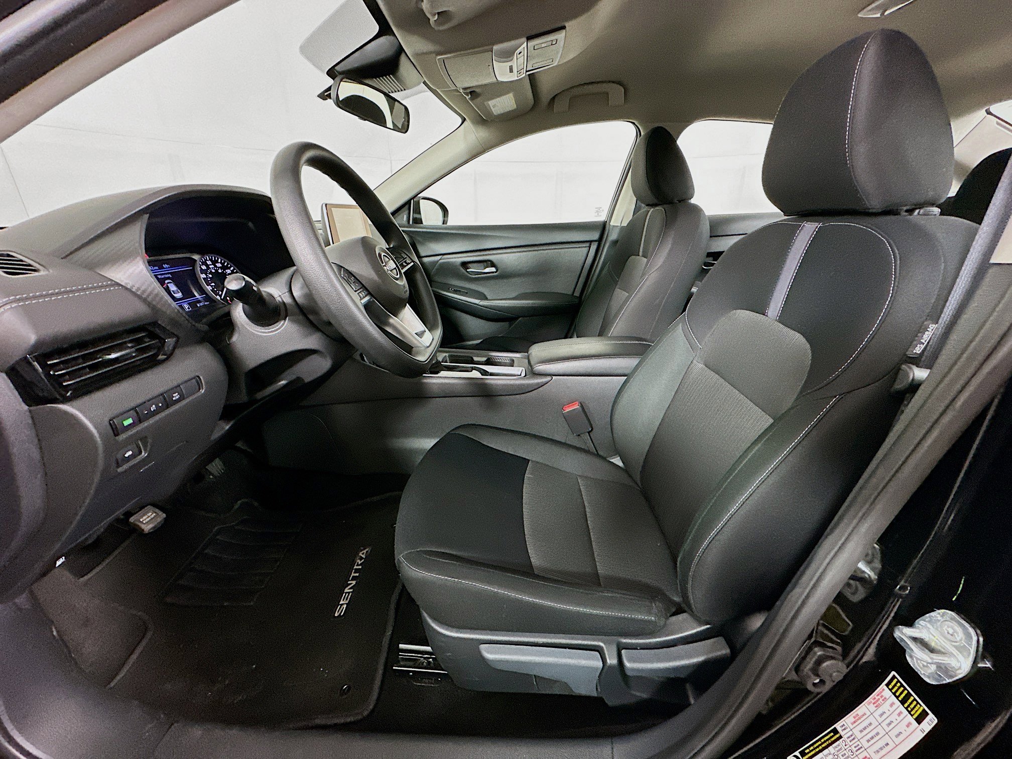 Used 2025 Nissan Sentra SV FWD image 13