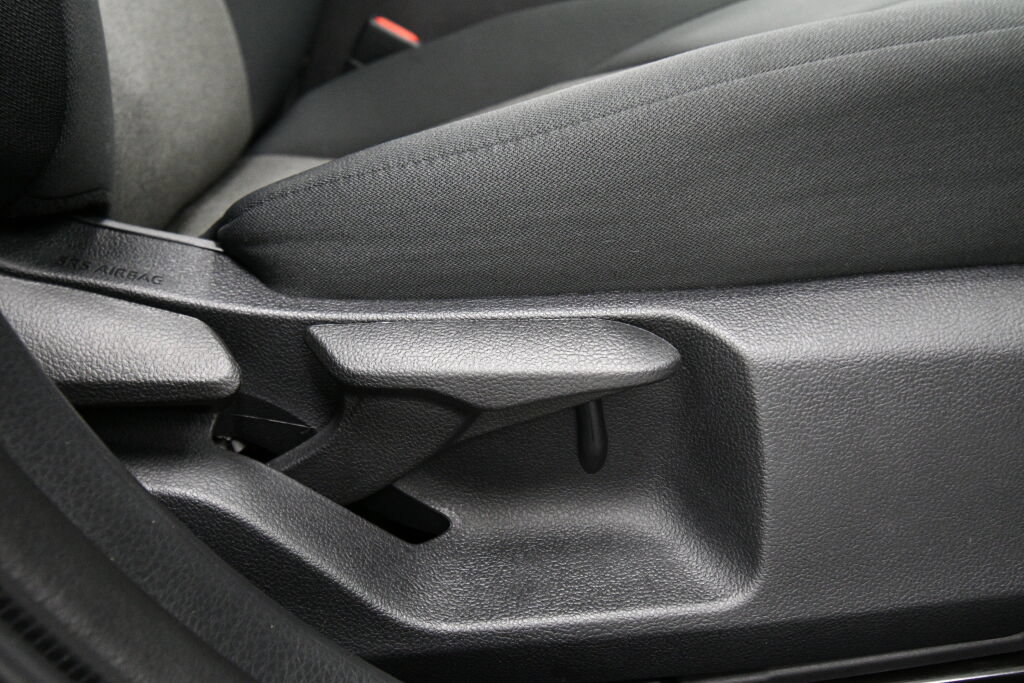 Used 2022 Toyota Camry LE FWD image 24