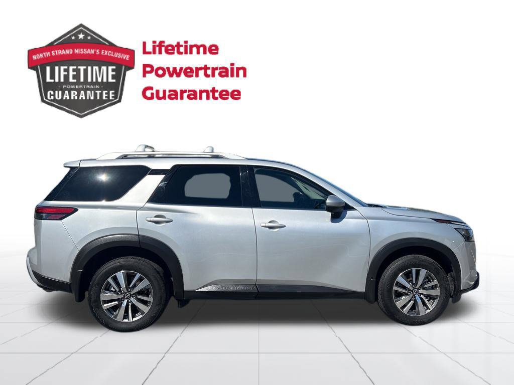 Certified 2025 Nissan Pathfinder SL AWD/4WD image 6