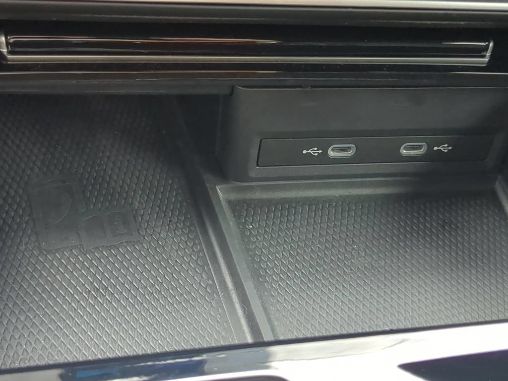 Certified 2024 Volkswagen Atlas Cross Sport SE FWD image 24