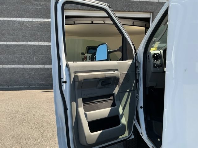 Used 2023 Ford E-450 and Econoline 450 Super Duty RWD image 10