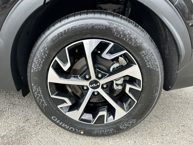 Used 2025 Kia Sportage EX image 13