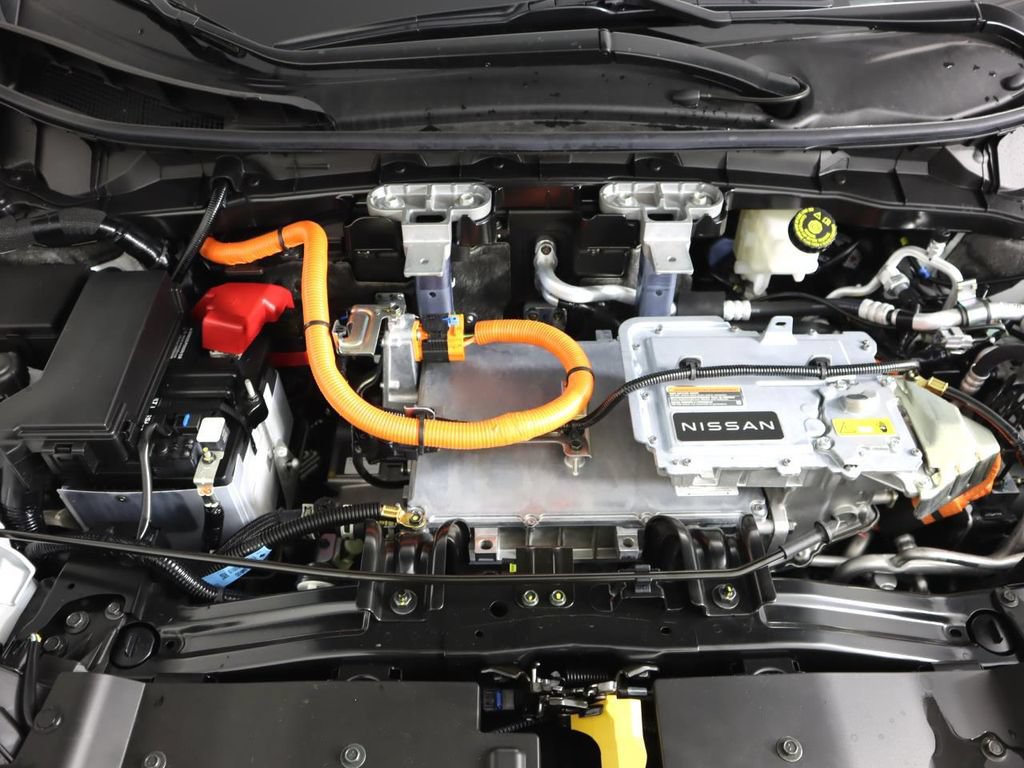 Certified 2023 Nissan Ariya FWD image 32