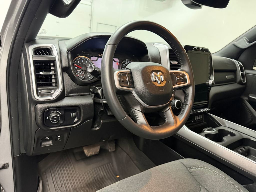 Used 2023 RAM 1500 Big Horn AWD/4WD image 4