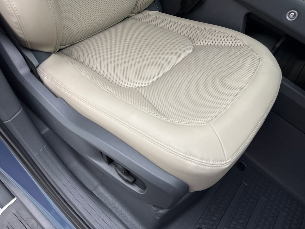 Used 2023 Land Rover Defender 110 SE AWD/4WD image 47