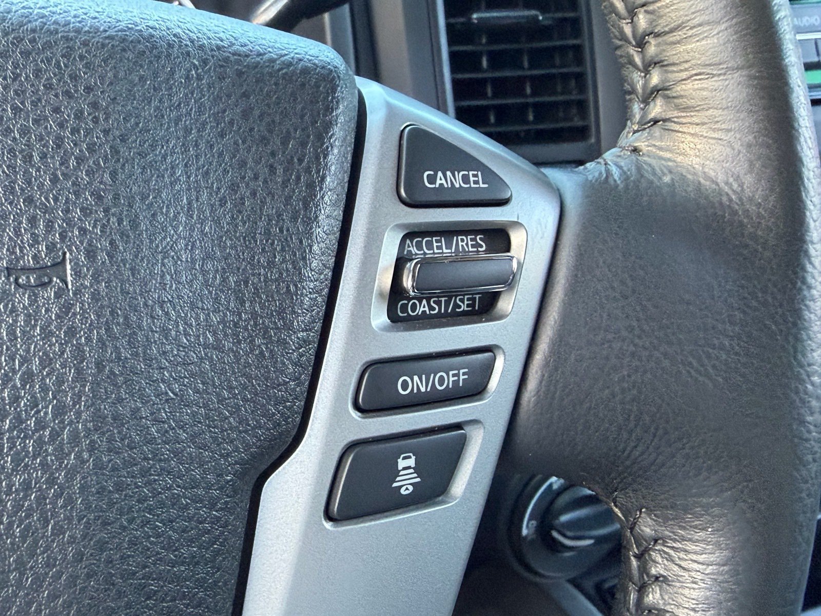 Certified 2024 Nissan Titan SV w/ SV Convenience Package AWD/4WD image 31