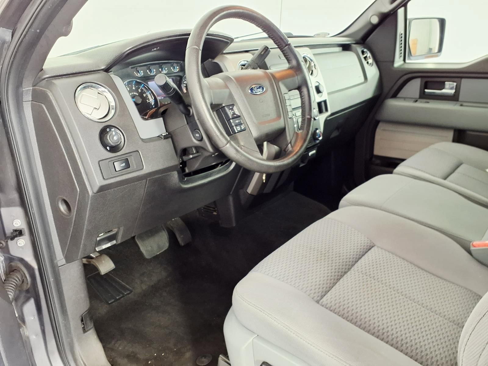 Used 2014 Ford F150 XLT w/ XLT Chrome Package RWD image 10
