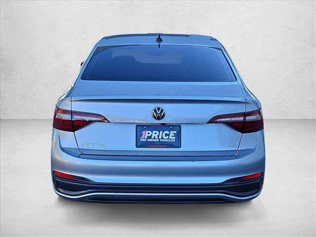 Used 2022 Volkswagen Jetta SE w/ Panoramic Sunroof Package FWD image 7