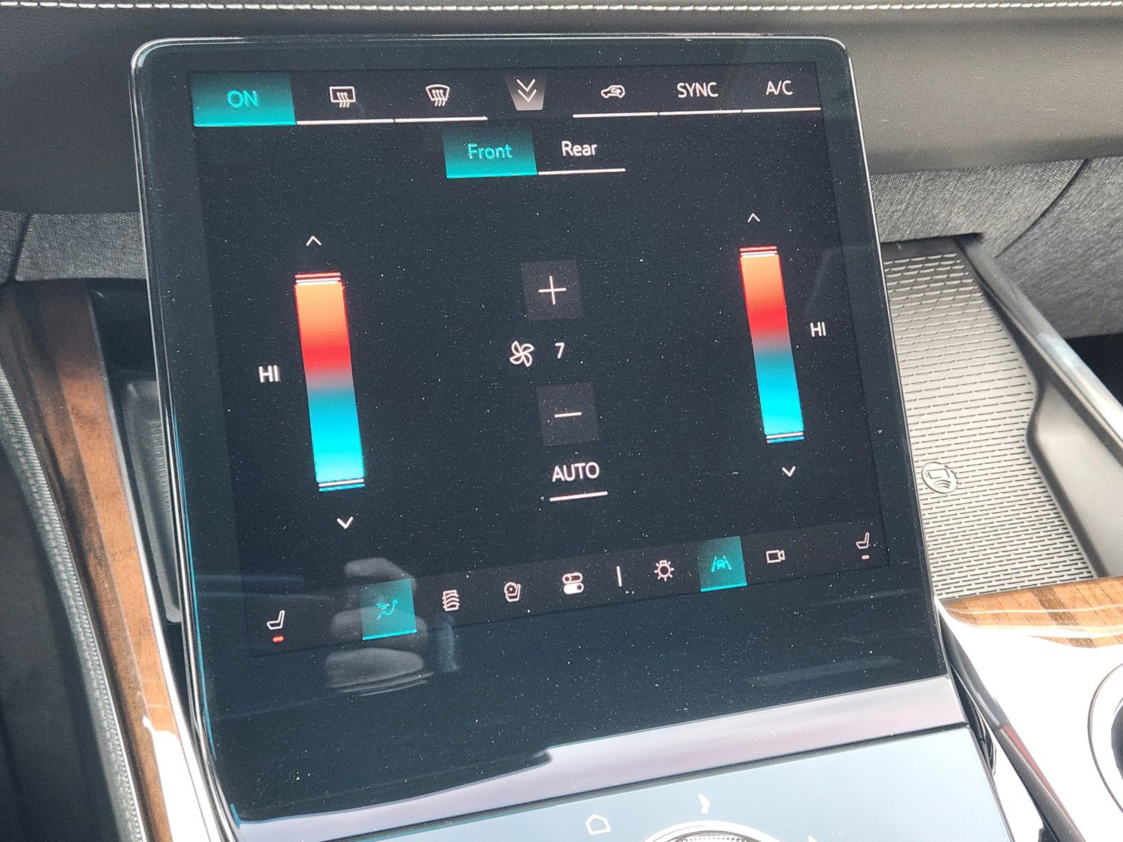 New 2026 Cadillac Escalade ESV Platinum Sport w/ LPO, ONYX Package image 15