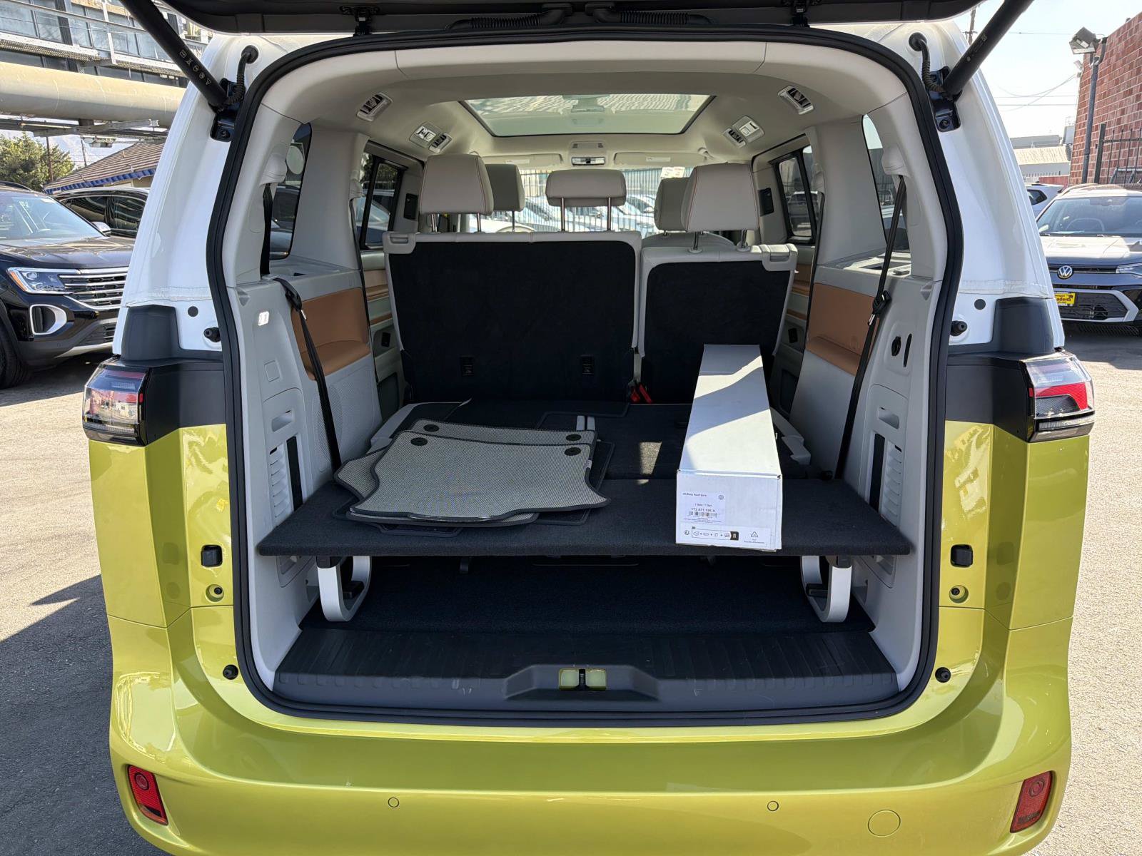 Certified 2025 Volkswagen ID. Buzz 1st Edition RWD image 5