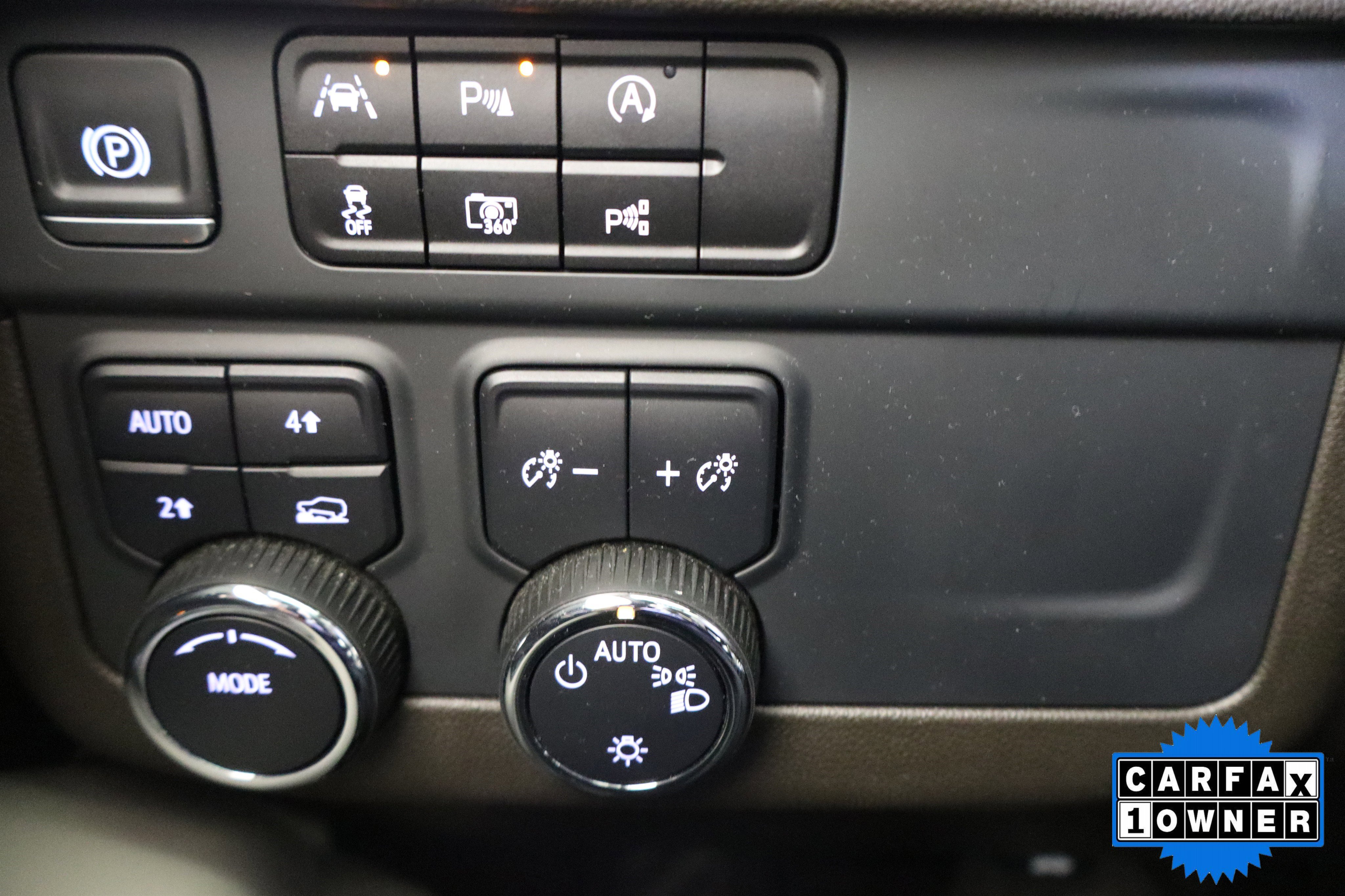 Used 2025 Chevrolet Suburban LT image 34