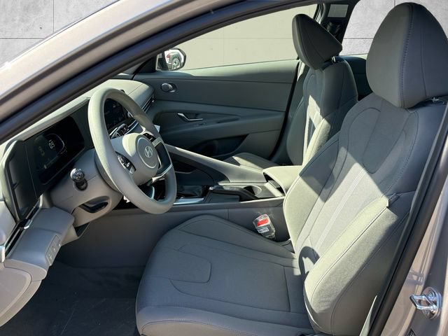 New 2026 Hyundai Elantra SE FWD image 6