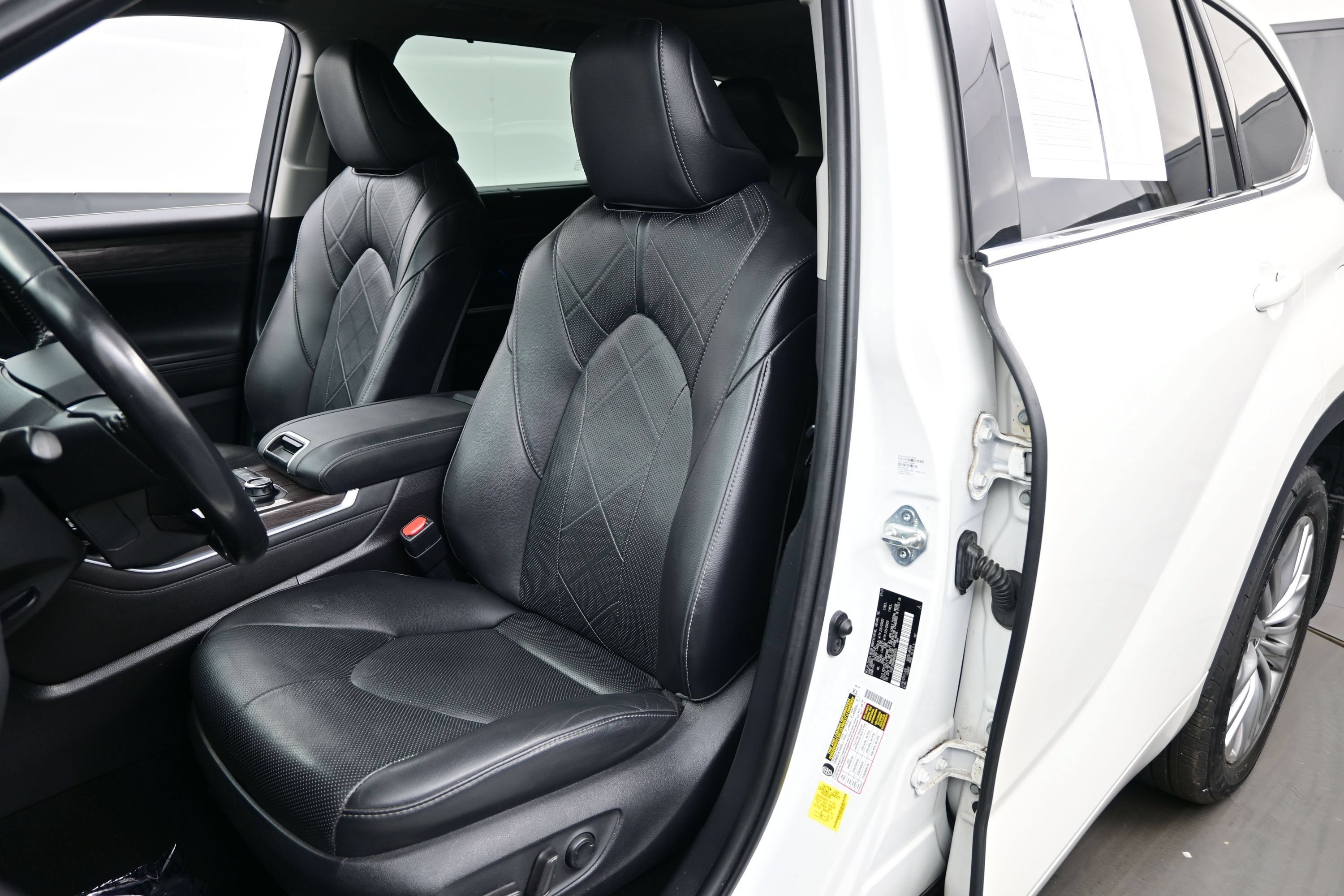 Used 2021 Toyota Highlander Platinum AWD/4WD image 12