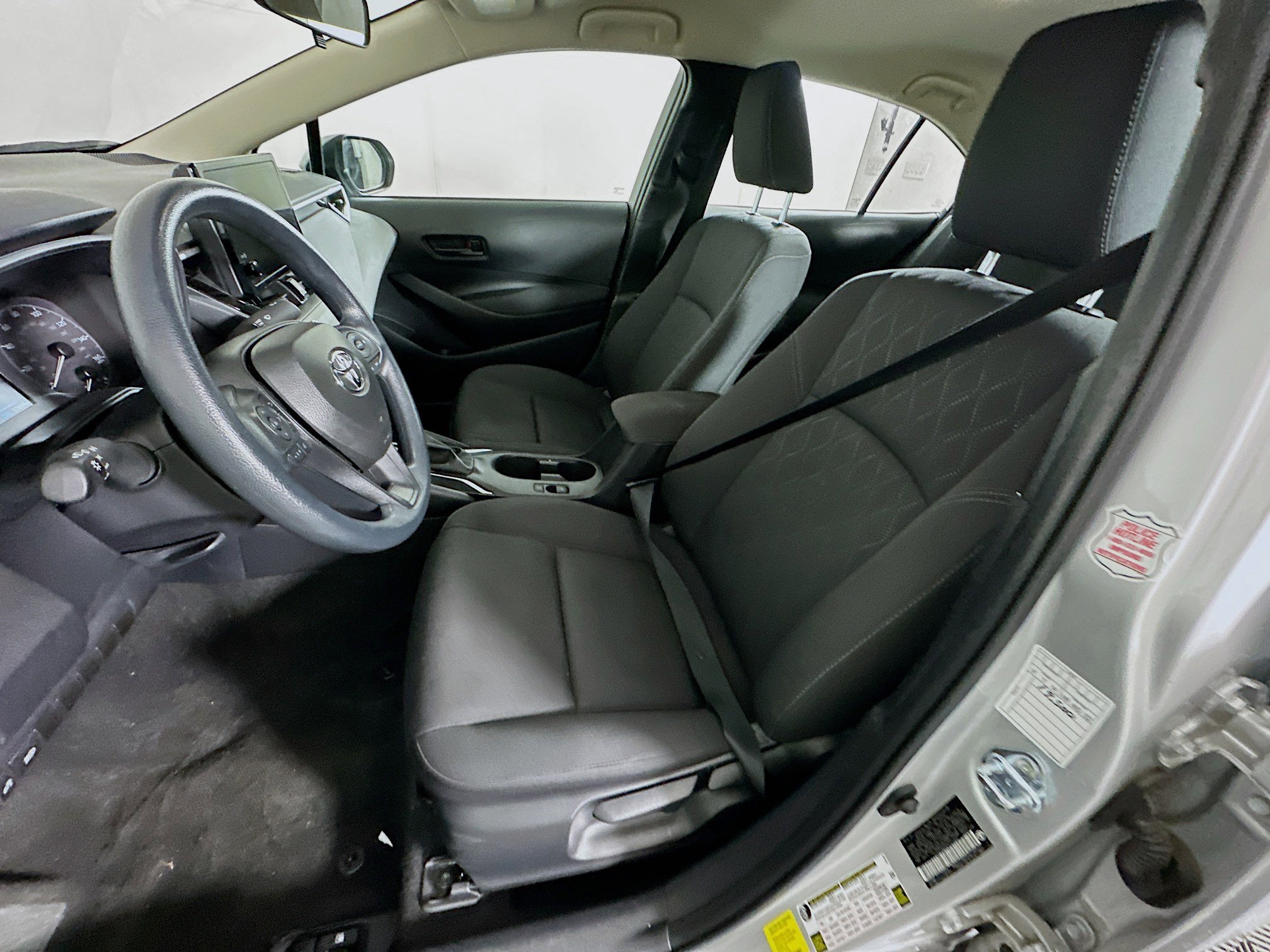 Used 2025 Toyota Corolla LE image 13