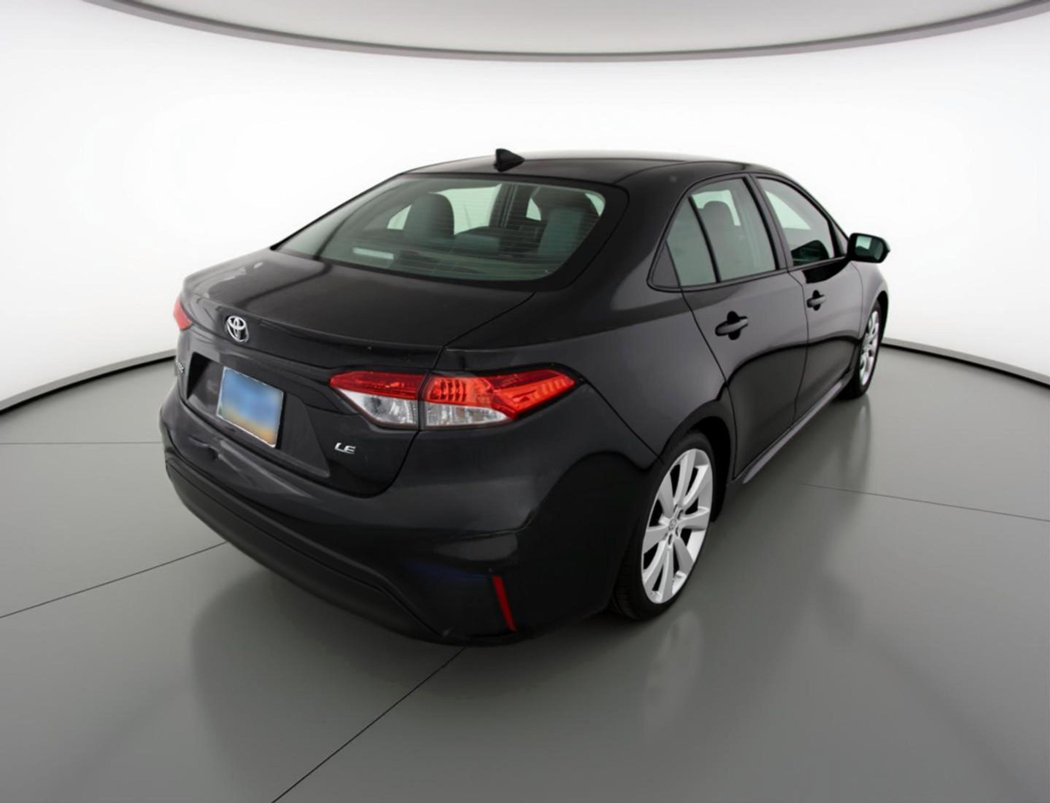 Used 2025 Toyota Corolla LE image 9