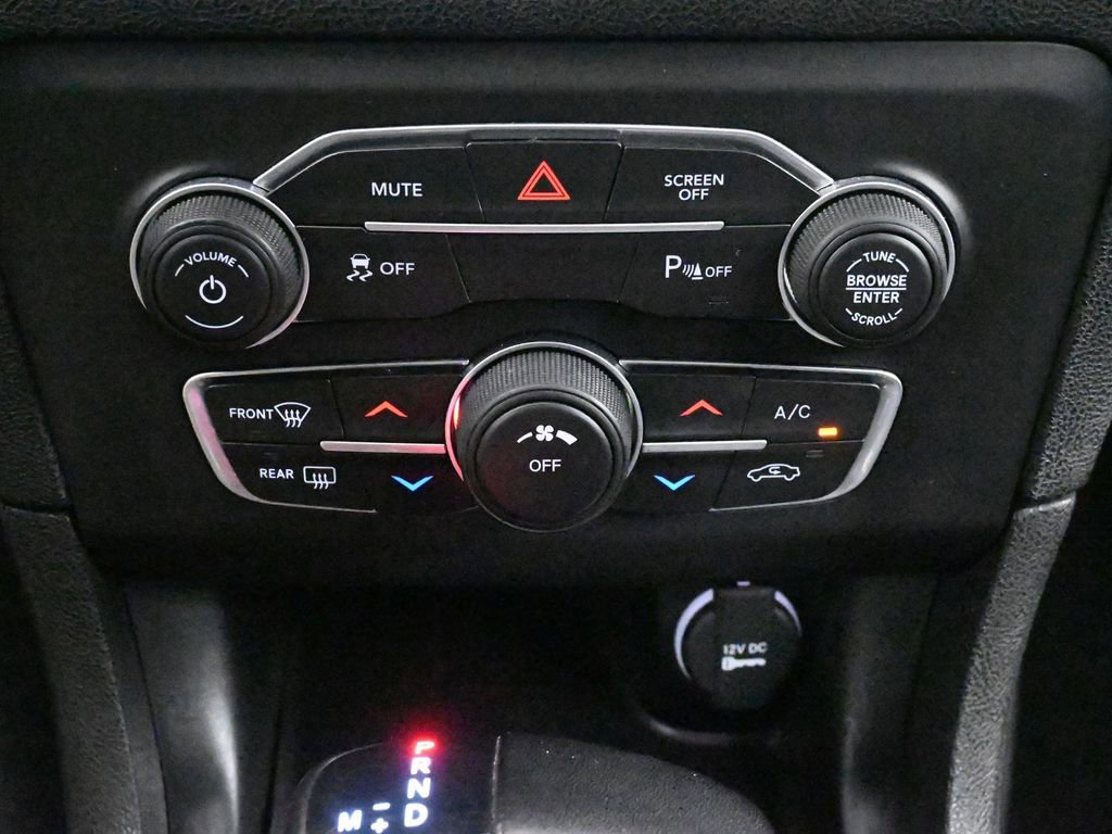 Used 2023 Dodge Charger SXT image 32