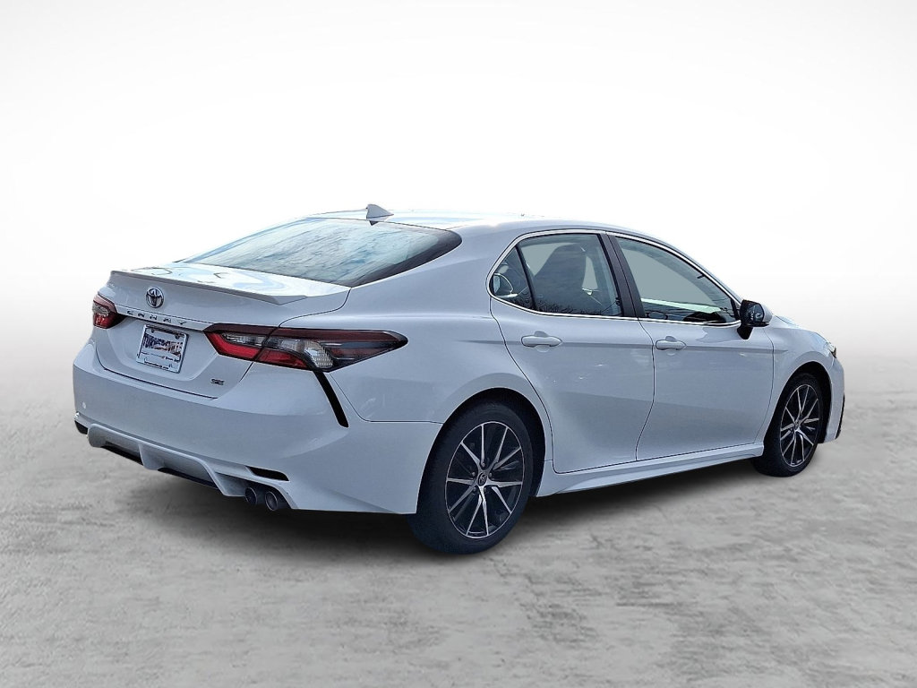 Used 2023 Toyota Camry SE image 5