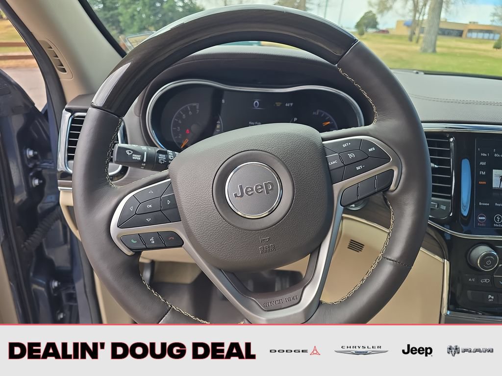 Used 2019 Jeep Grand Cherokee Overland AWD/4WD image 15