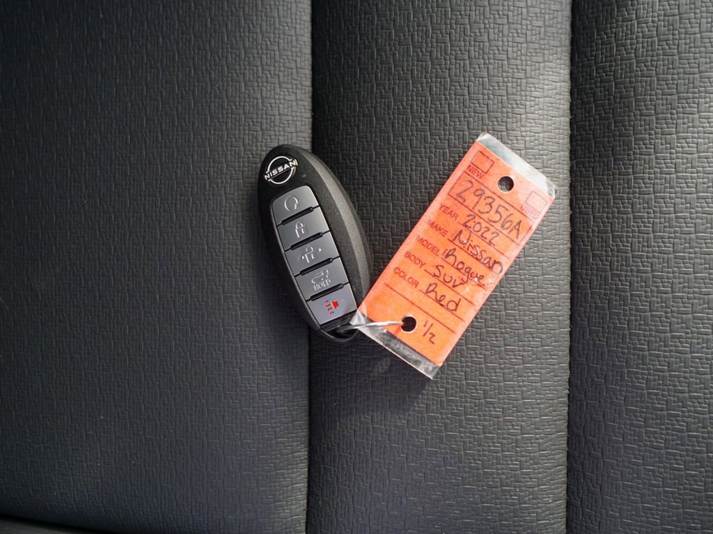 Used 2022 Nissan Rogue SV w/ SV Premium Package image 36