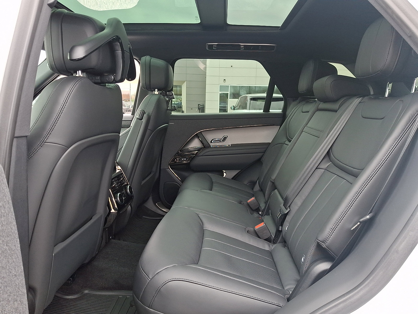 Used 2024 Land Rover Range Rover Sport Dynamic SE image 10