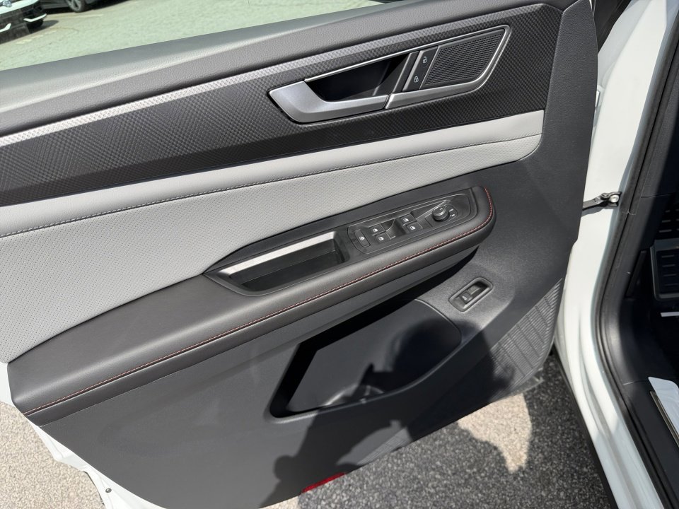 New 2026 Volkswagen Atlas Peak Edition AWD/4WD image 32