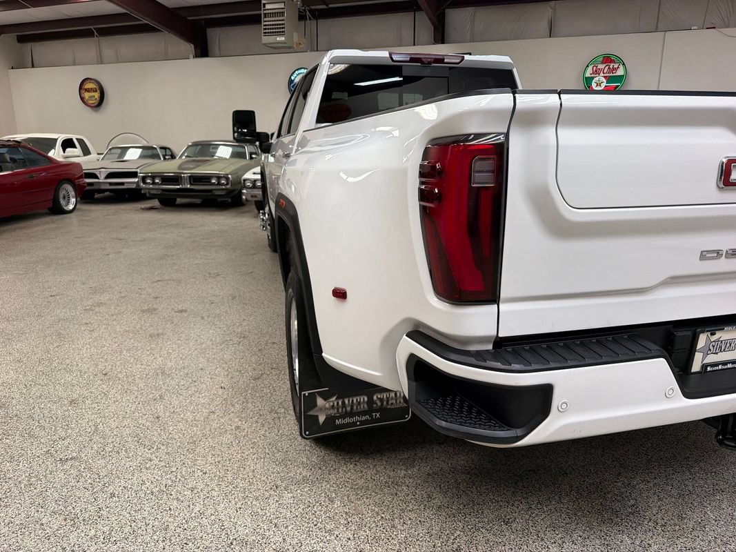 Used 2024 GMC Sierra 3500 Denali w/ Denali Reserve Package AWD/4WD image 15