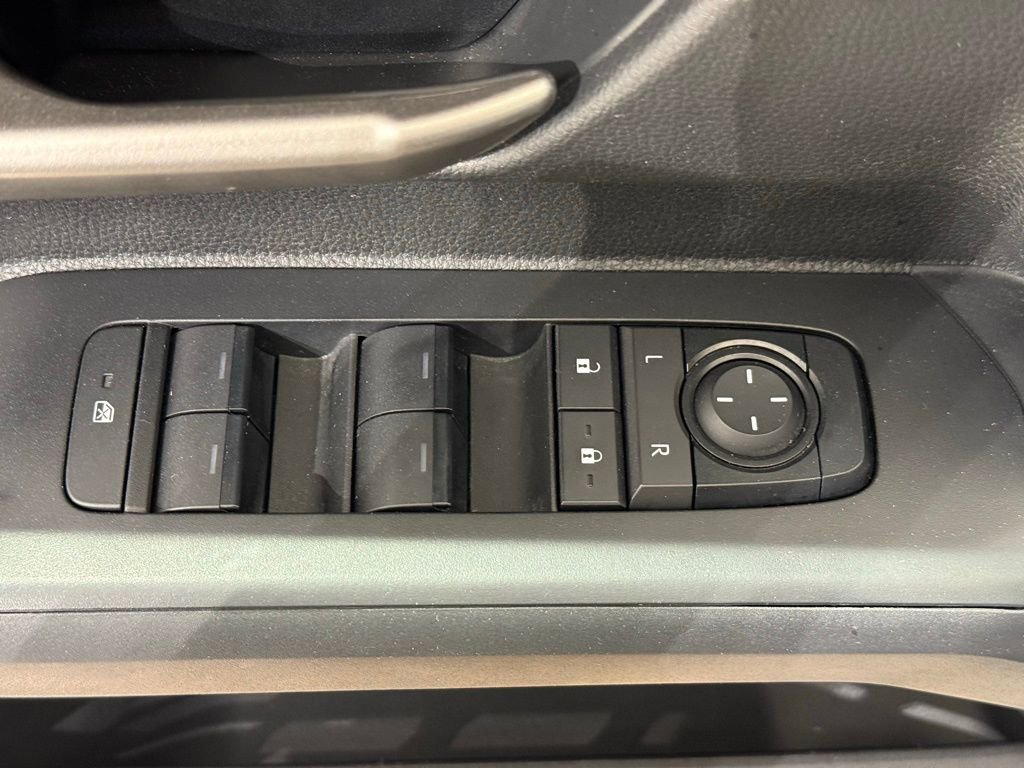 Certified 2025 Toyota Tacoma TRD Off-Road AWD/4WD image 15