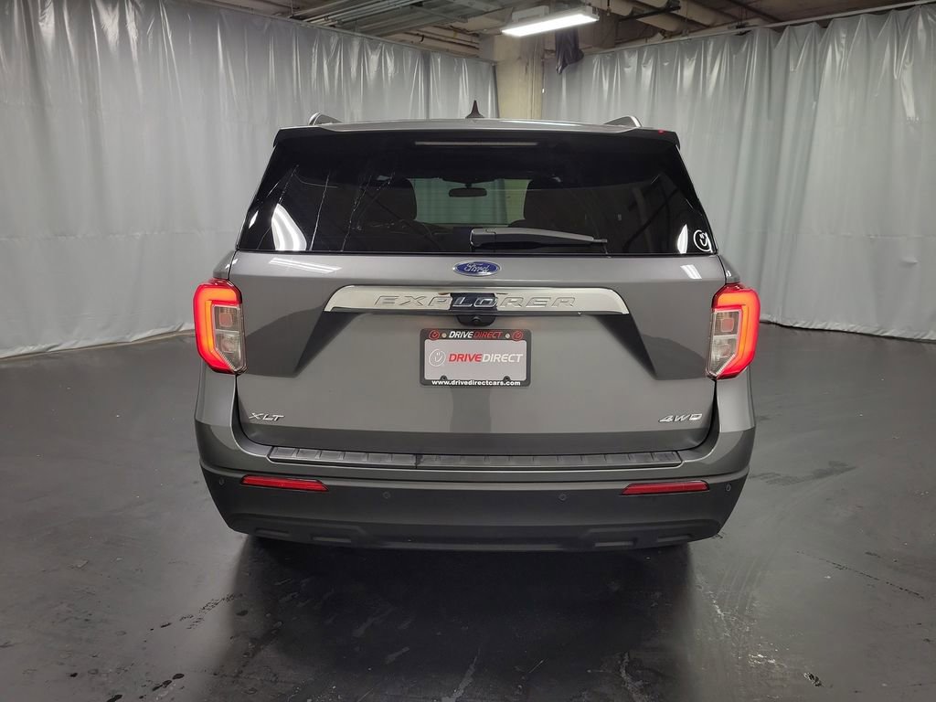 Used 2024 Ford Explorer XLT AWD/4WD image 7