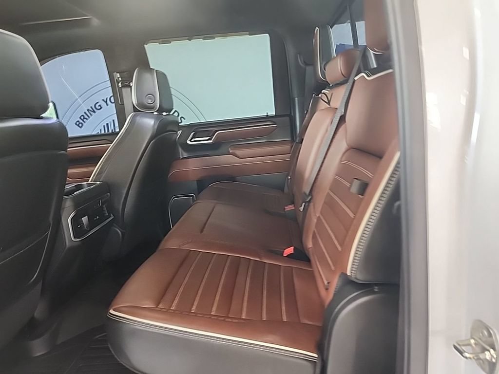 Used 2024 GMC Sierra 2500 Denali Ultimate w/ Max Trailering Package AWD/4WD image 4