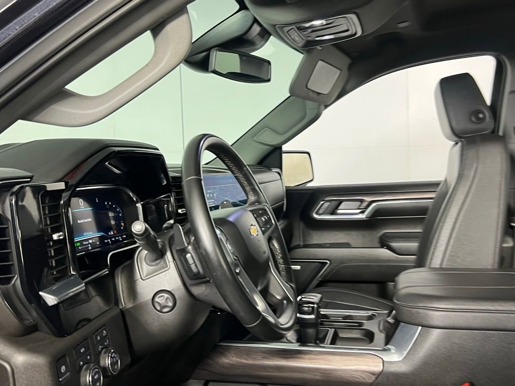 Used 2024 Chevrolet Silverado 1500 LTZ image 20