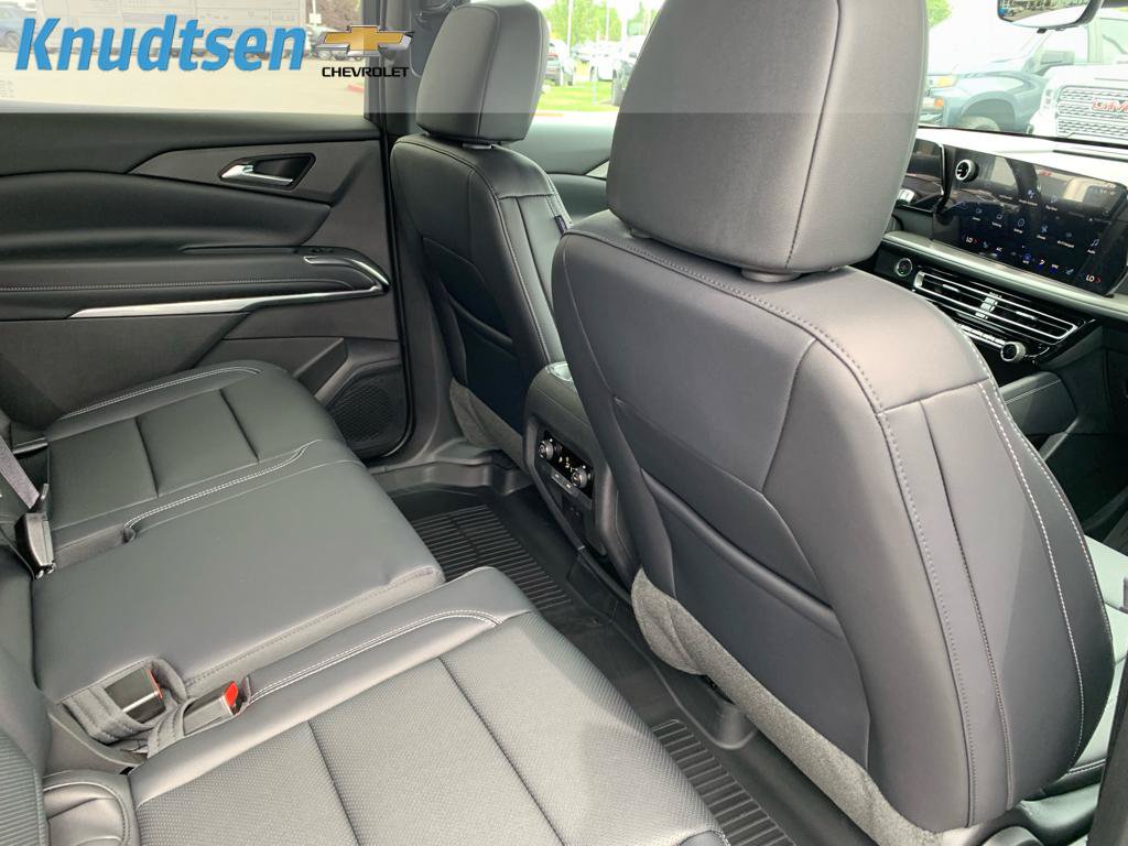 New 2026 Chevrolet Traverse LT w/ Midnight/Sport Edition AWD/4WD image 14