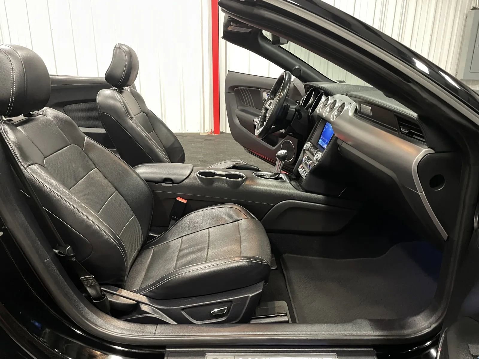 Used 2019 Ford Mustang Premium image 41