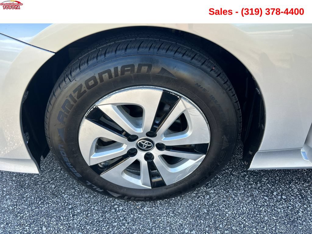 Used 2016 Toyota Prius Three FWD image 22