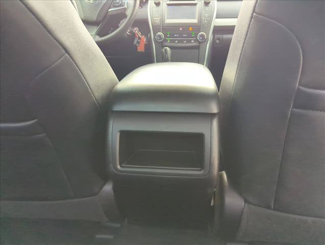 Used 2016 Toyota Camry SE w/ Moonroof Package FWD image 19