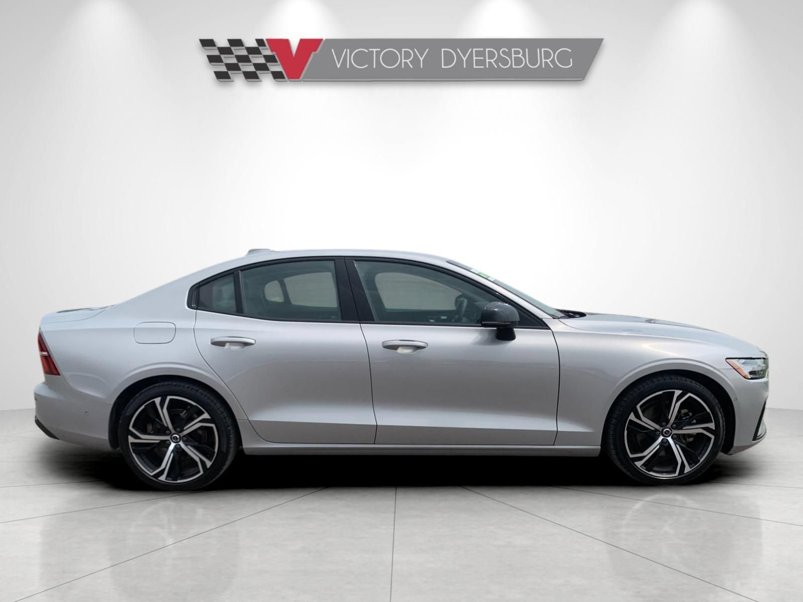 Used 2025 Volvo S60 B5 Plus AWD/4WD image 3