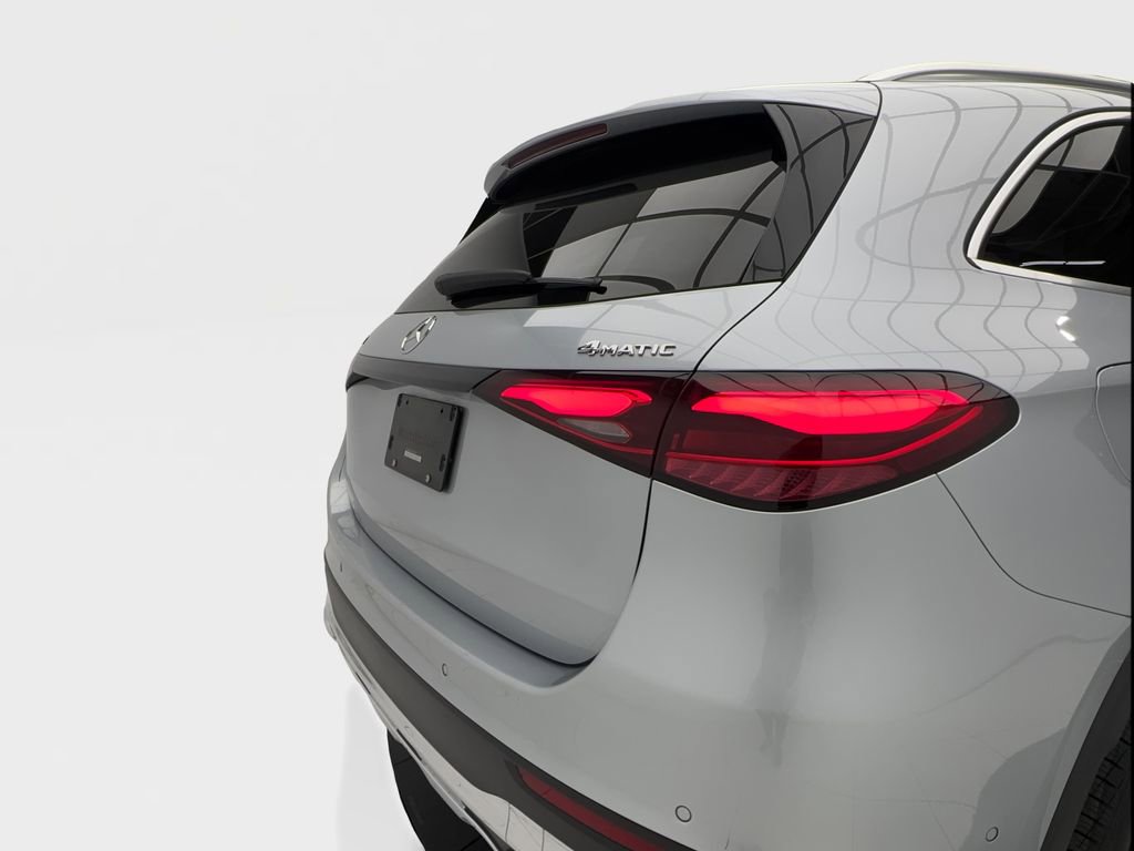 Used 2024 Mercedes-Benz GLC 300 4MATIC image 7