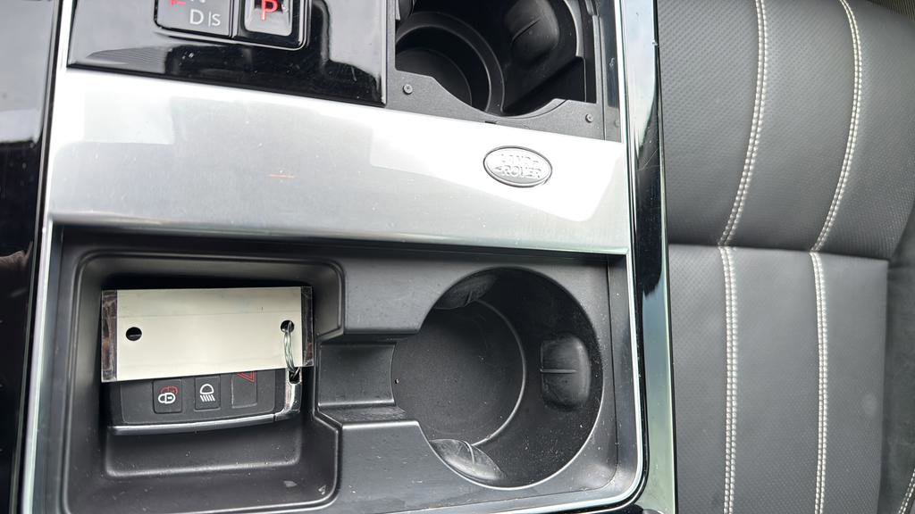 Used 2021 Land Rover Range Rover Velar R-Dynamic S image 25