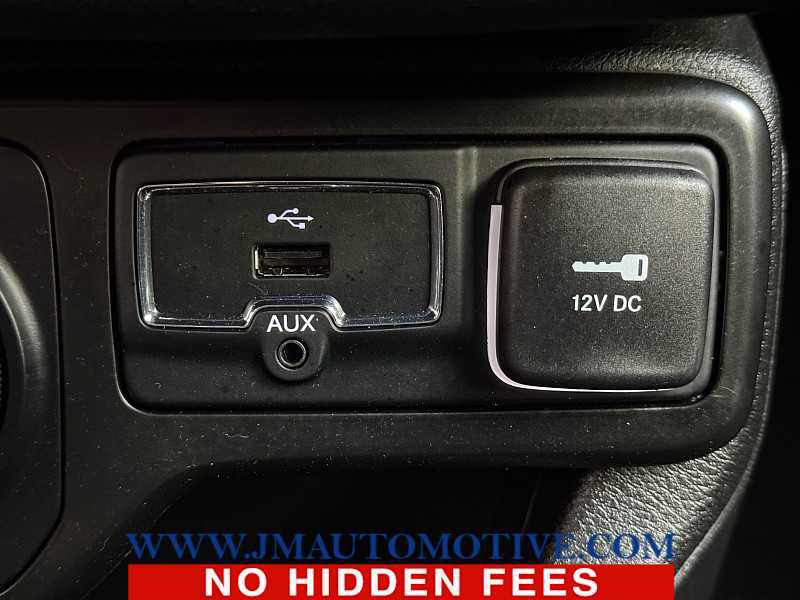 Used 2022 Jeep Renegade Altitude image 38