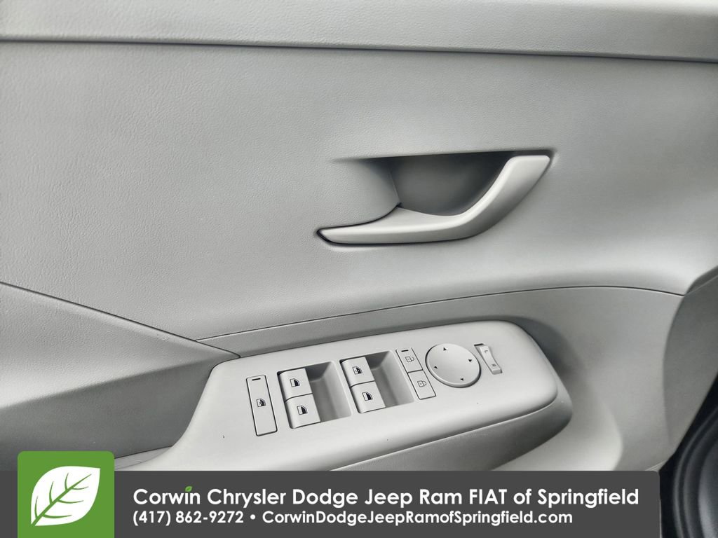 Used 2025 Hyundai Kona SEL image 20