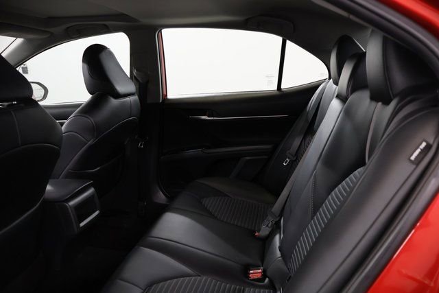 Certified 2020 Toyota Camry SE image 30