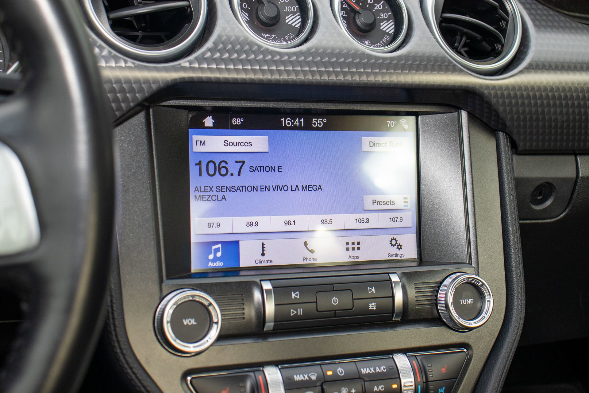 Used 2019 Ford Mustang Premium w/ Ecoboost Performance Package image 27