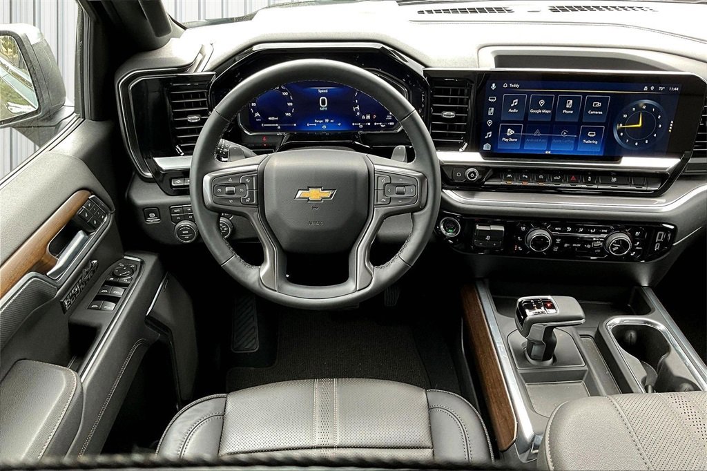 Used 2026 Chevrolet Silverado 1500 High Country w/ Technology Package image 2