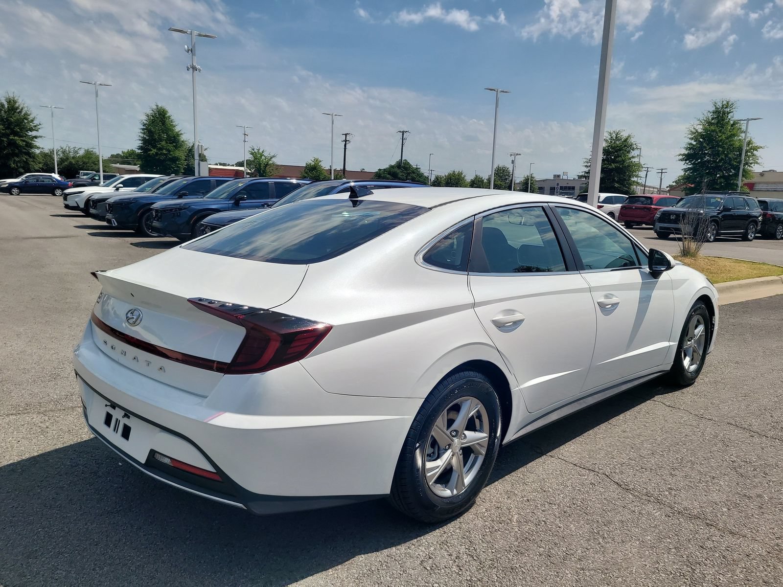 Used 2021 Hyundai Sonata SE FWD image 3