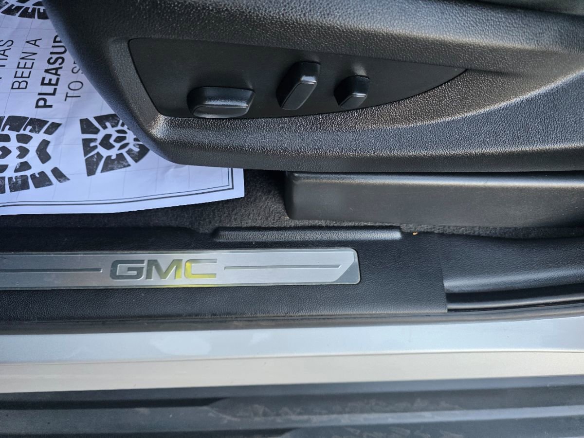 Used 2019 GMC Yukon XL SLT w/ Open Road Package image 18